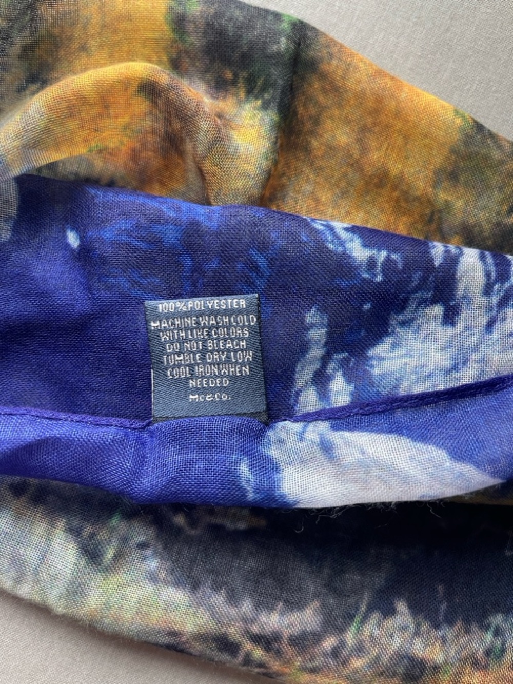 Scenic Print Lightweight Blue and Yellow Wrap or Scarf NWOT - Picture 5 of 5
